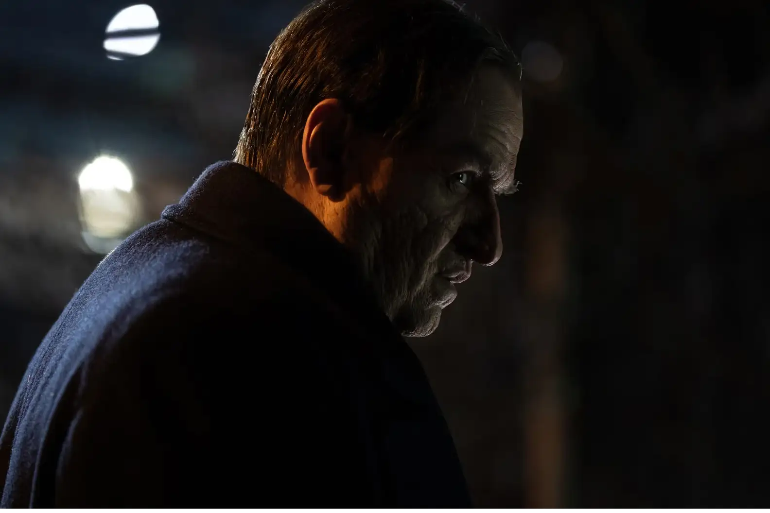 Escena del episodio 8, A Great or Little Thing